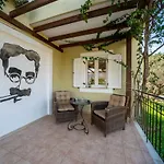 Cinema Themed House In בית נופש ארגוסטולי