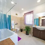 Cinema Themed House In 아르고스톨리온
