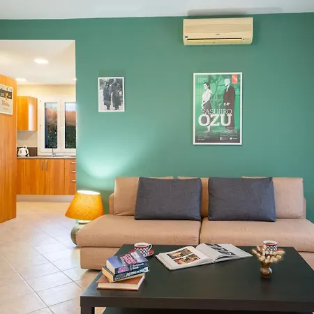 Vakantiehuis Cinema Themed House In *