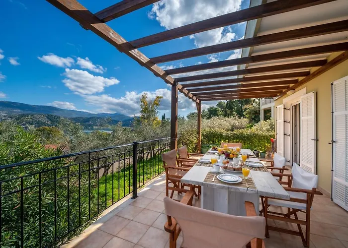 Vakantiehuis Cinema Themed House In *